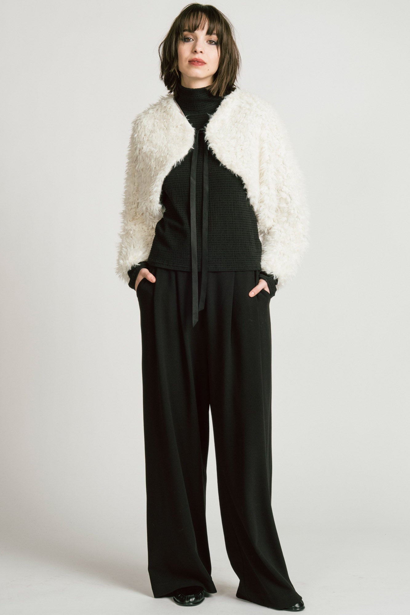Cygnus Shrug Ivory