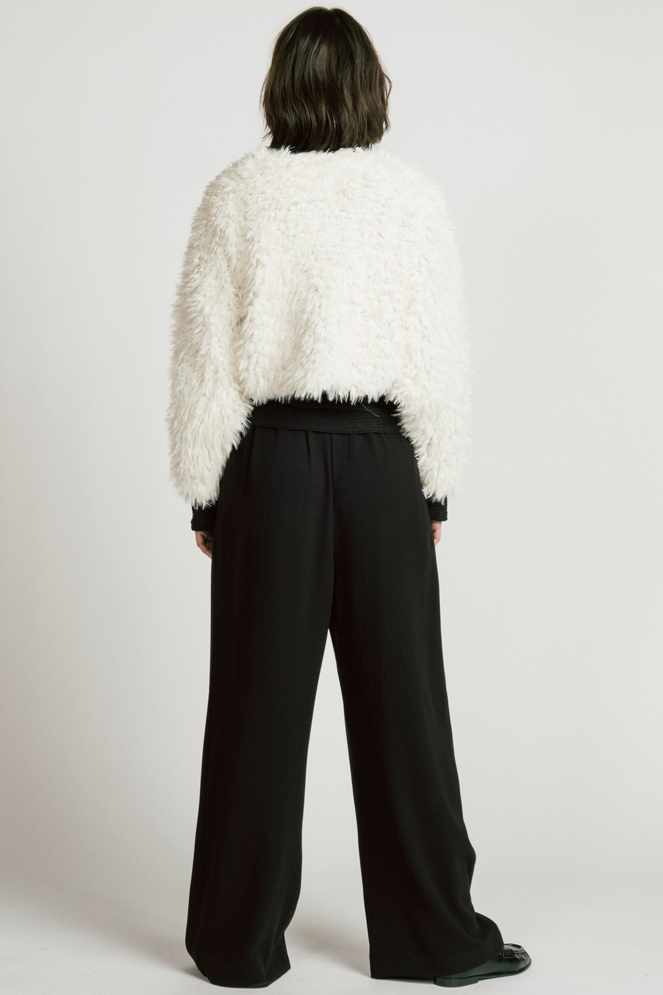 Cygnus Shrug Ivory