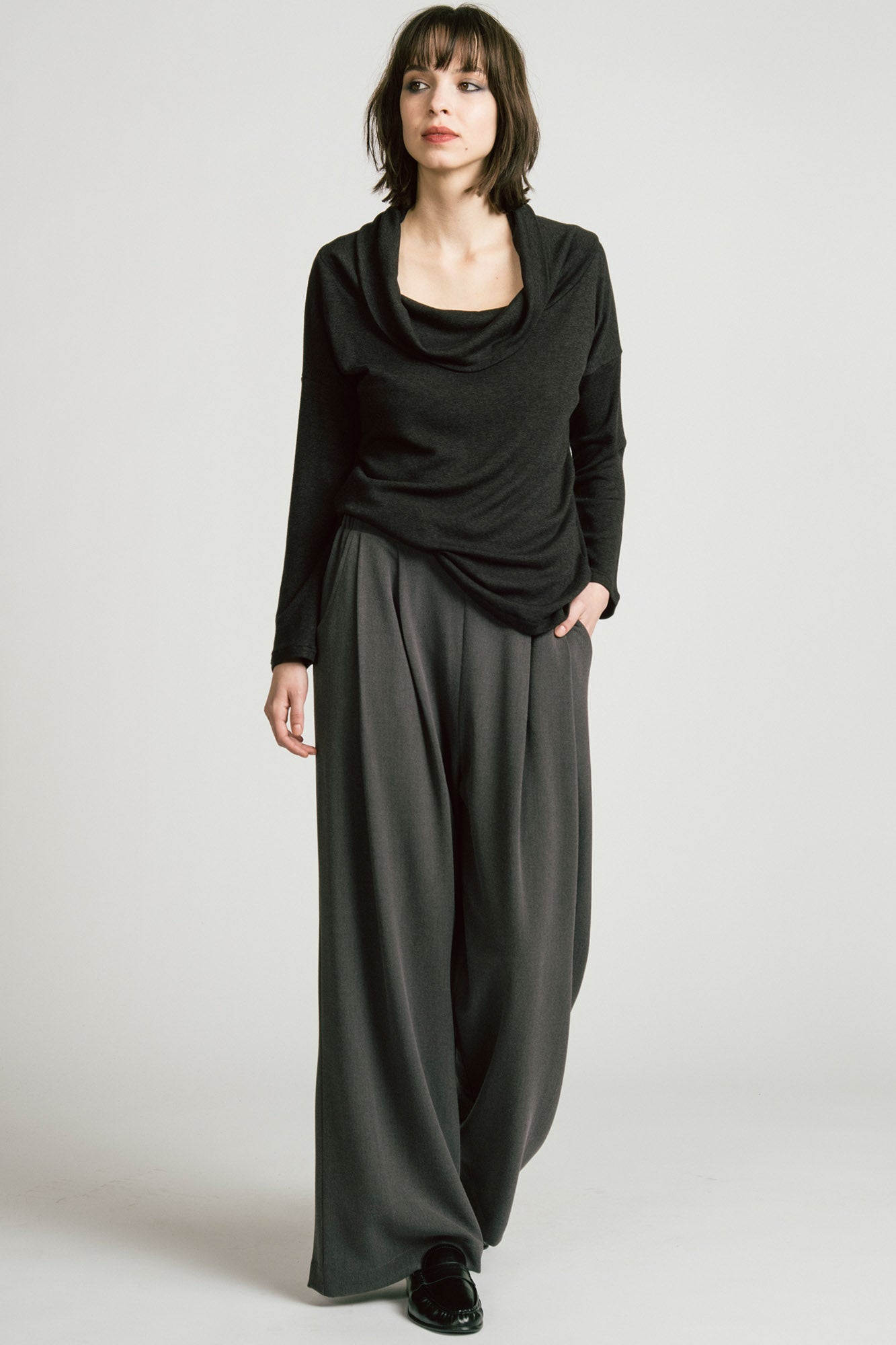Mensa Sweater Charcoal