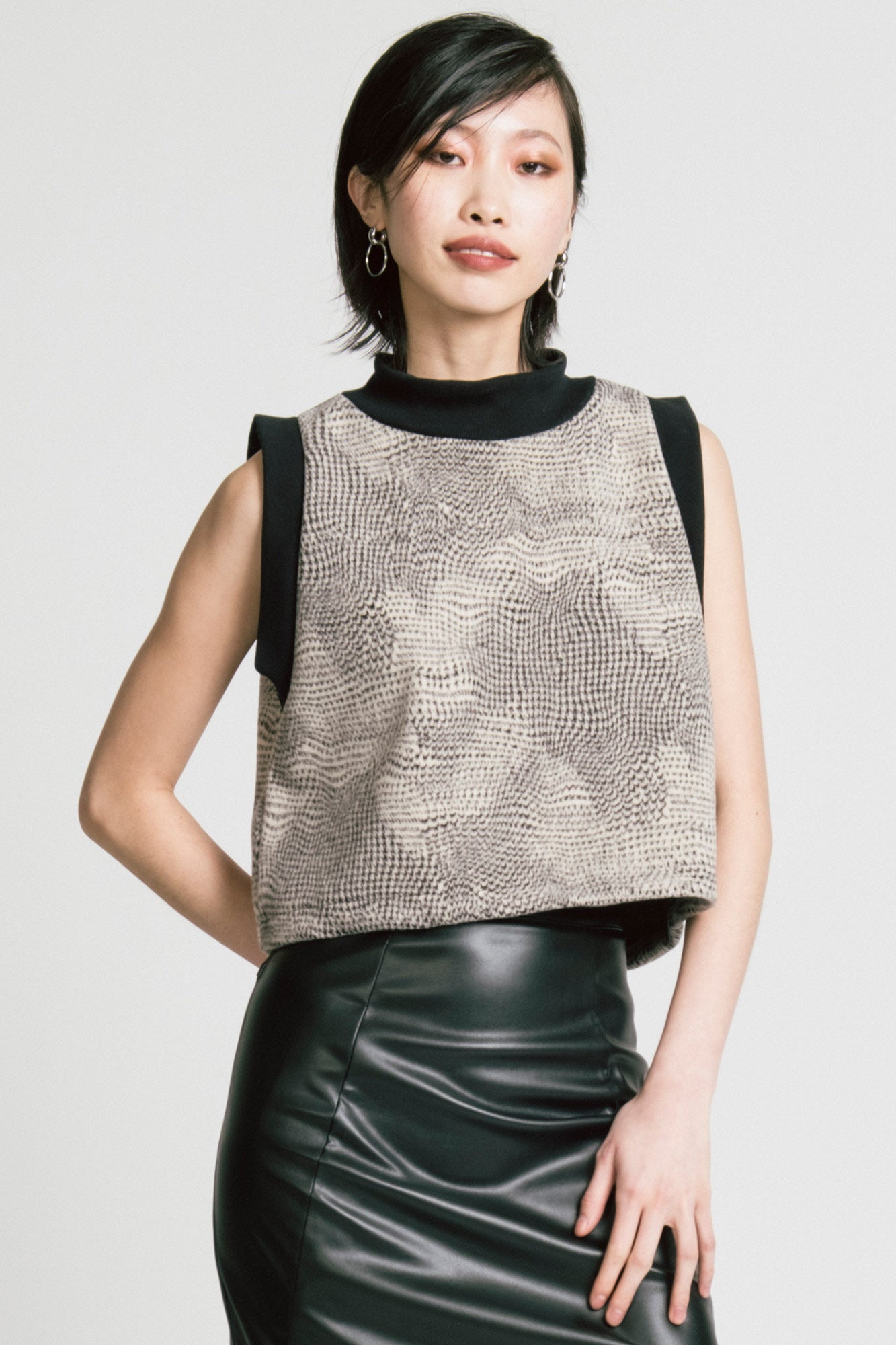 Peri Vest Houndstooth